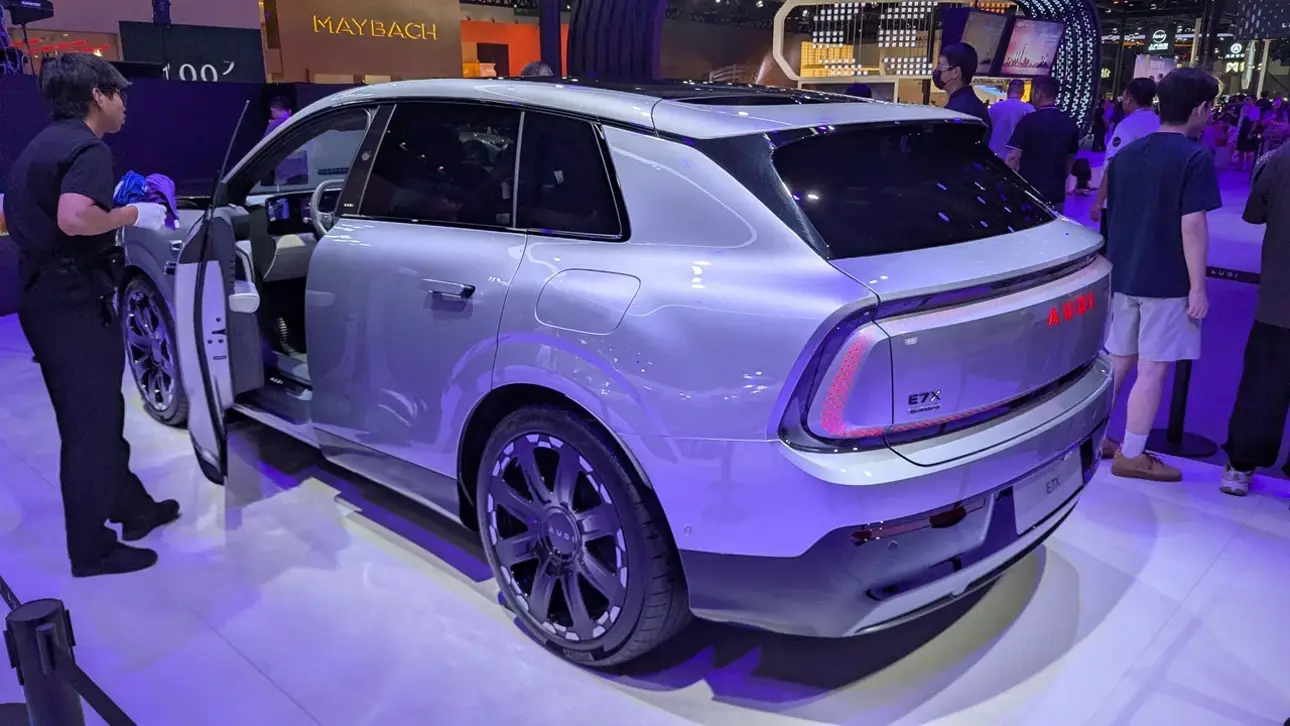 AUDI E7X