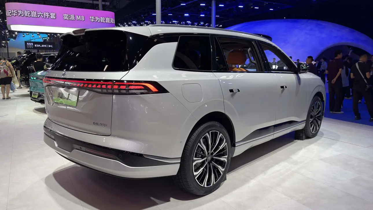Автосалон в Чэнду 2026 / Стенд Dongfeng