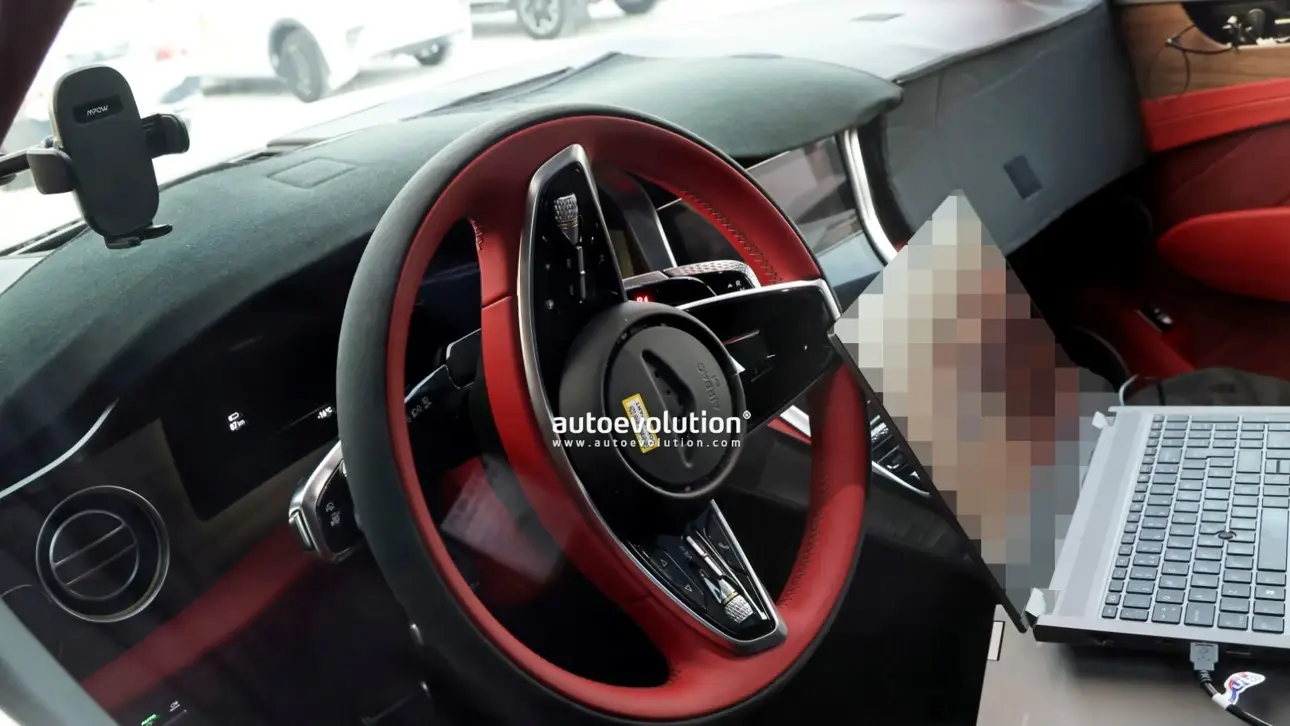 Новый электрический кроссовер Bentley