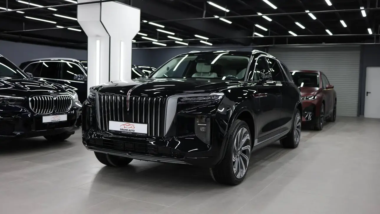 Hongqi e-HS9