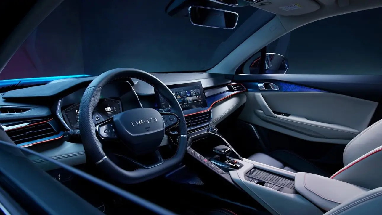 Lynk & Co 06