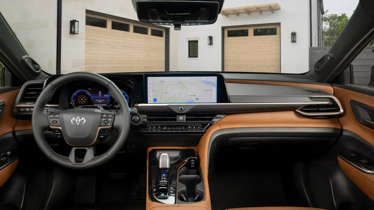 Toyota Crown Signia 2027