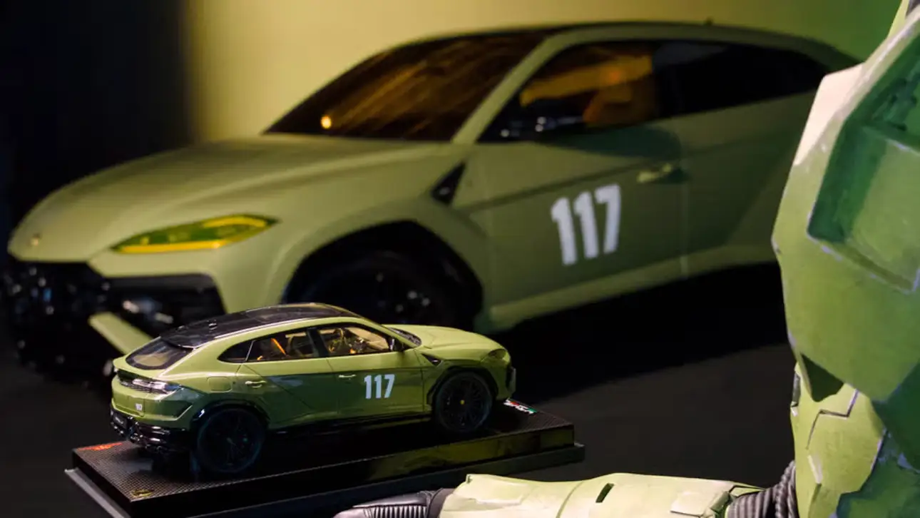 Lamborghini Urus SE Master Chief 117 Edition