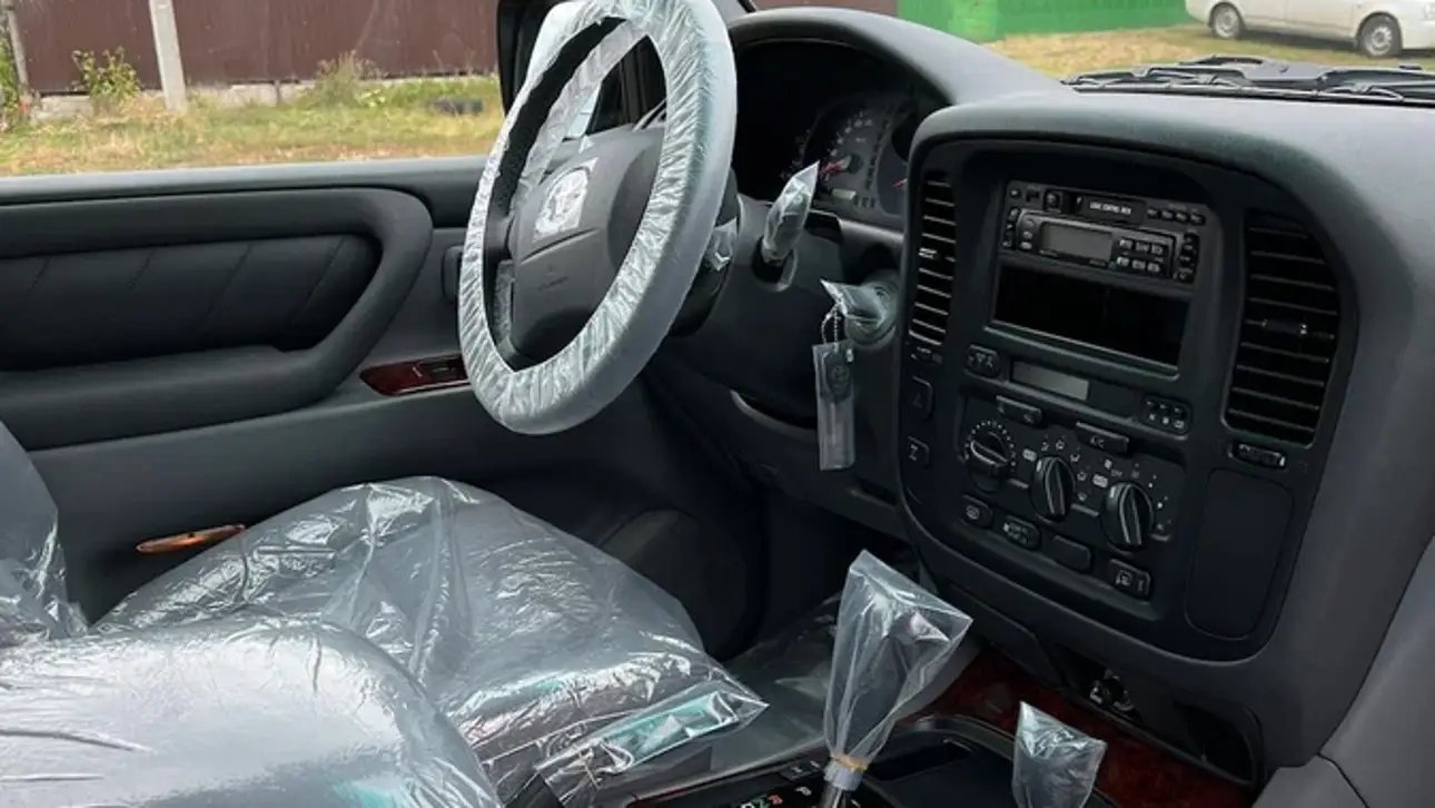 Toyota Land Cruiser 100