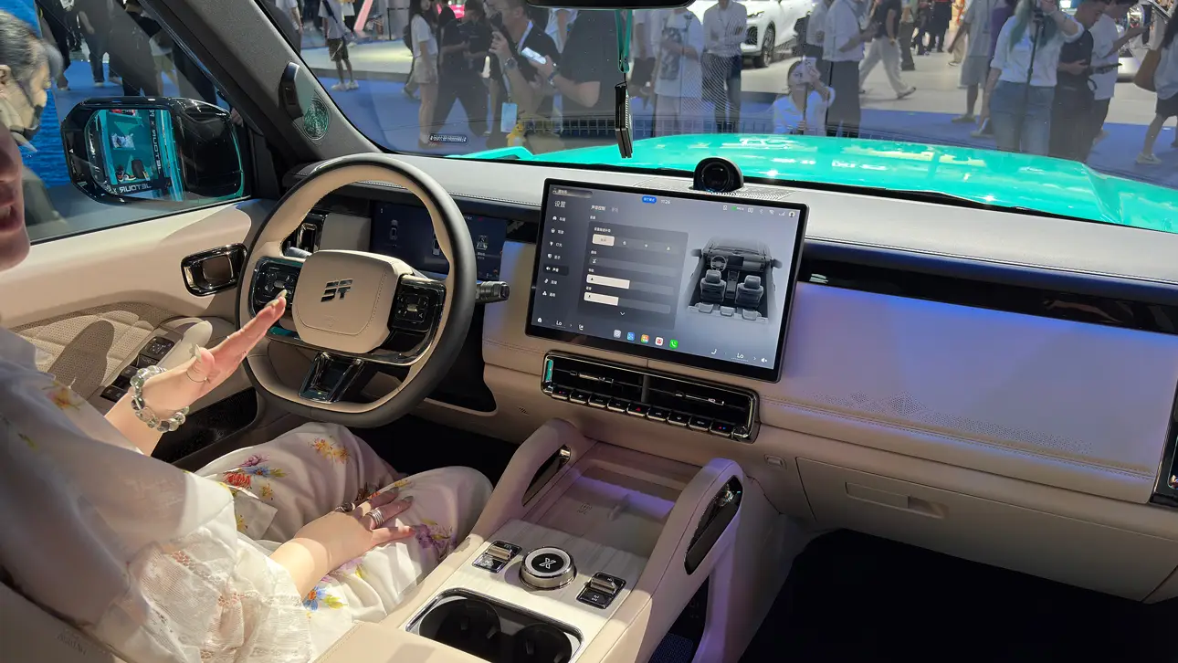 Автосалон в Чэнду 2026 / Jetour Traveller 7 C-DM