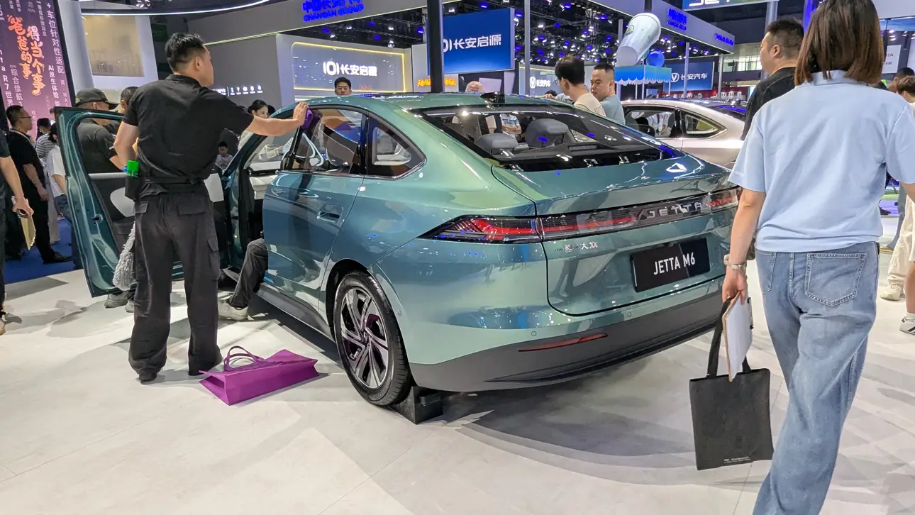 Автосалон в Чэнду 2026 / Jetta M6