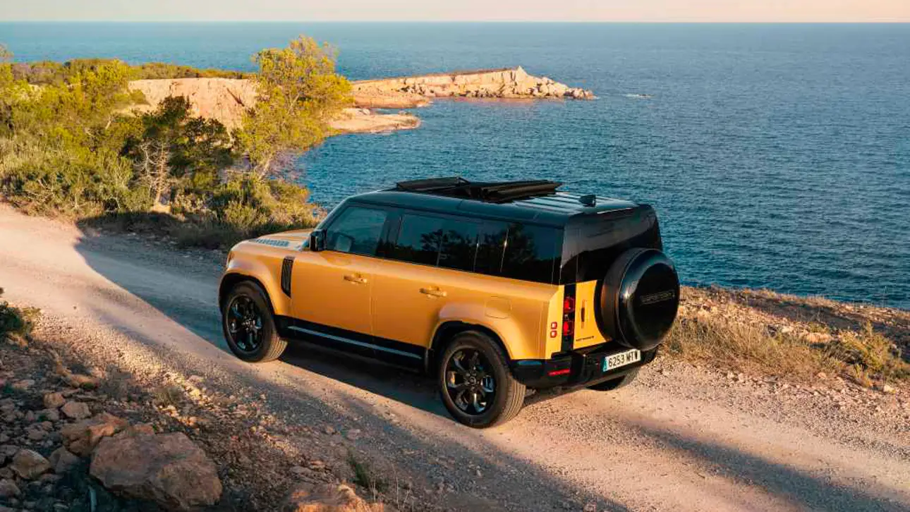 Land Rover Defender Eivissa Edition