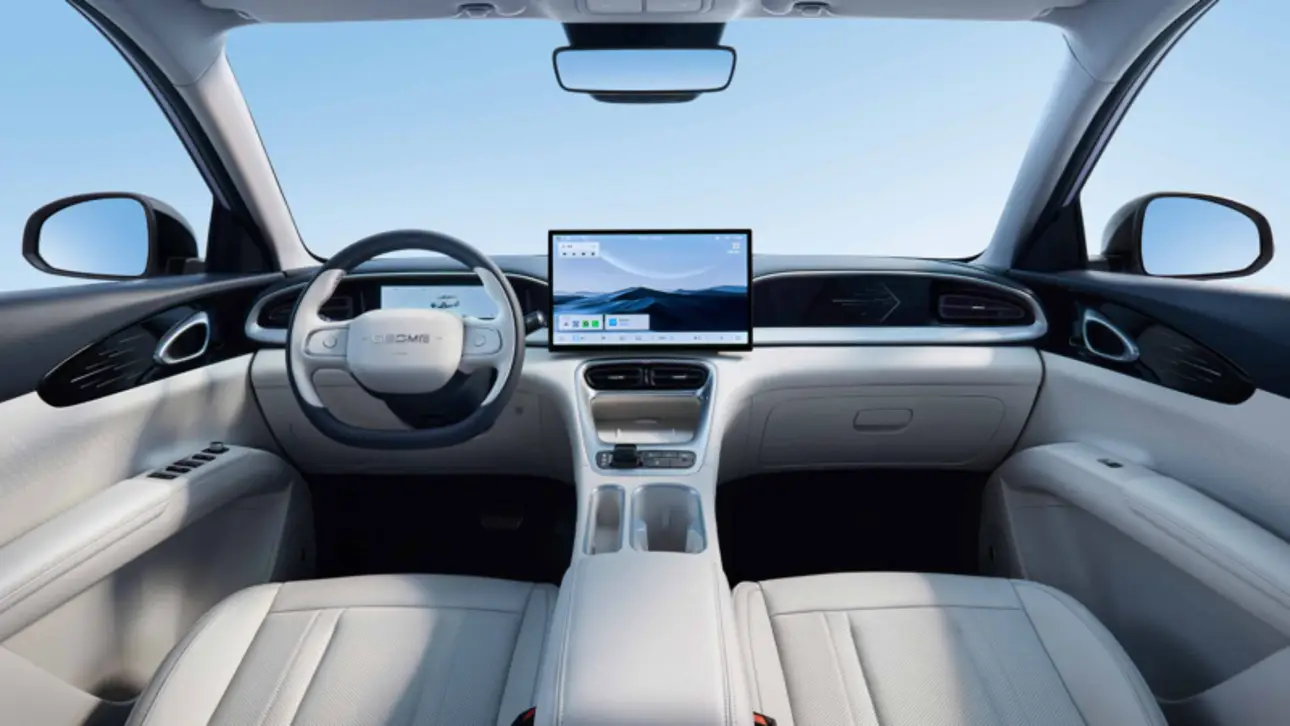 Geely E2