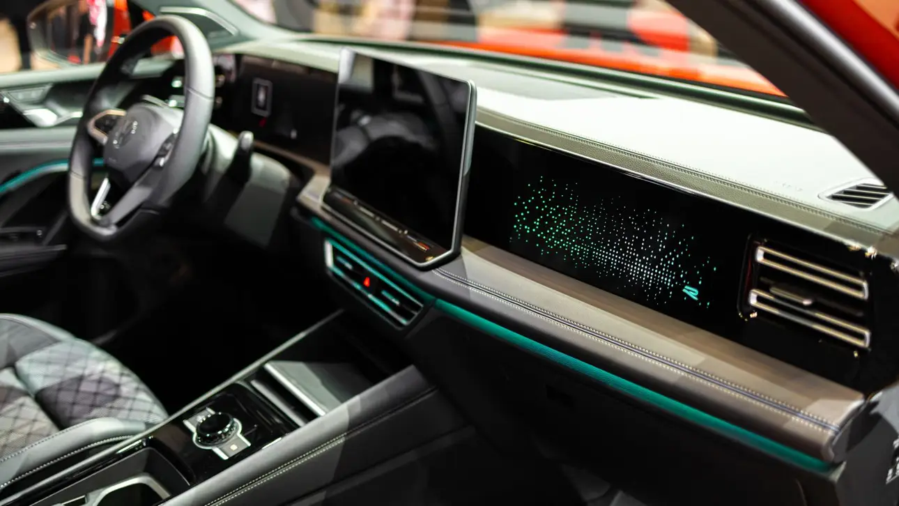 Volkswagen Tiguan L Pro