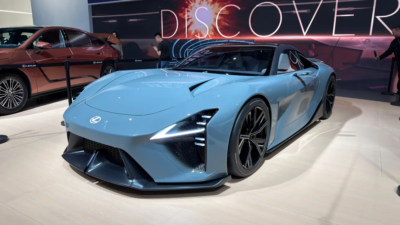 Автосалон в Пекине 2026 / Lexus LF-ZC