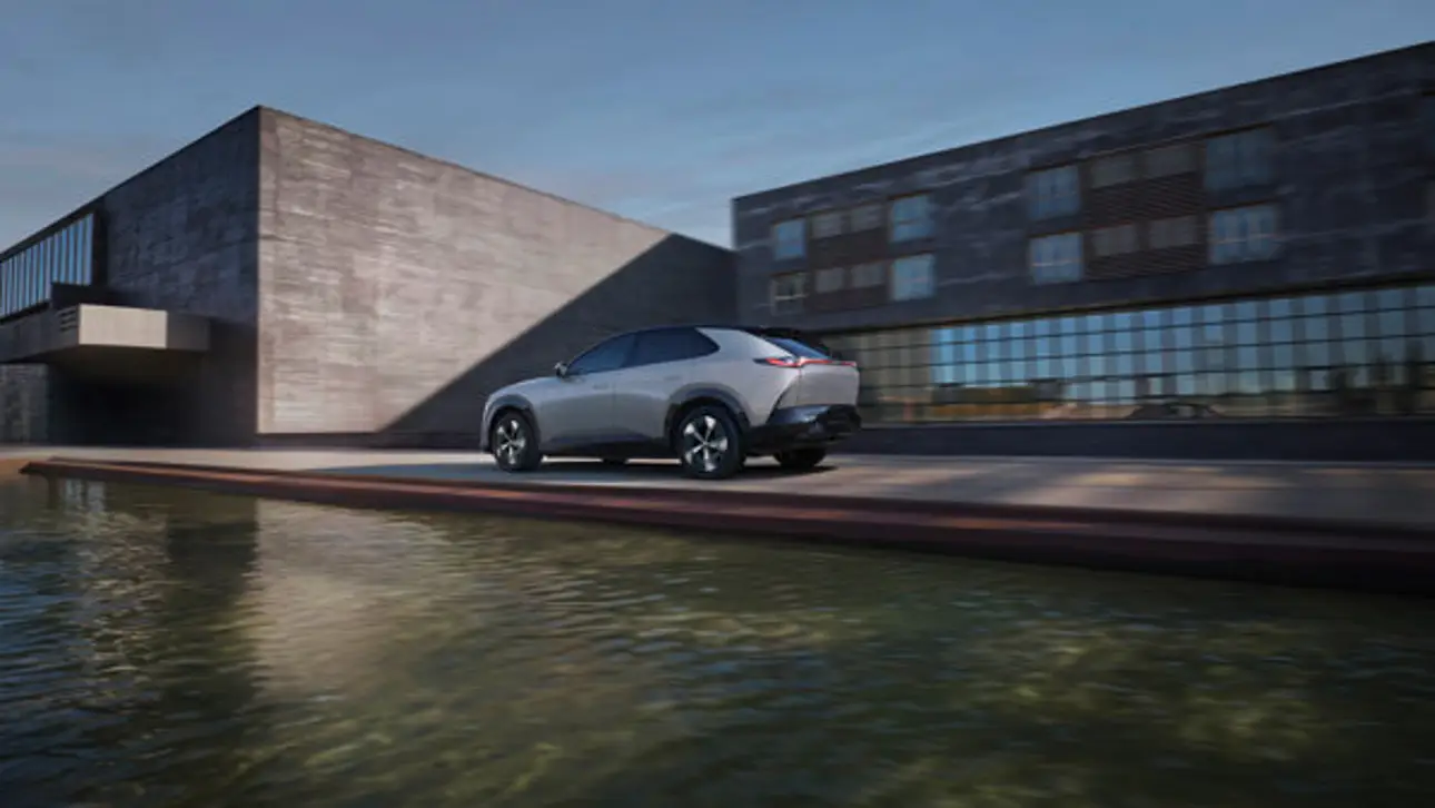 Mazda CX-6e / автоновости