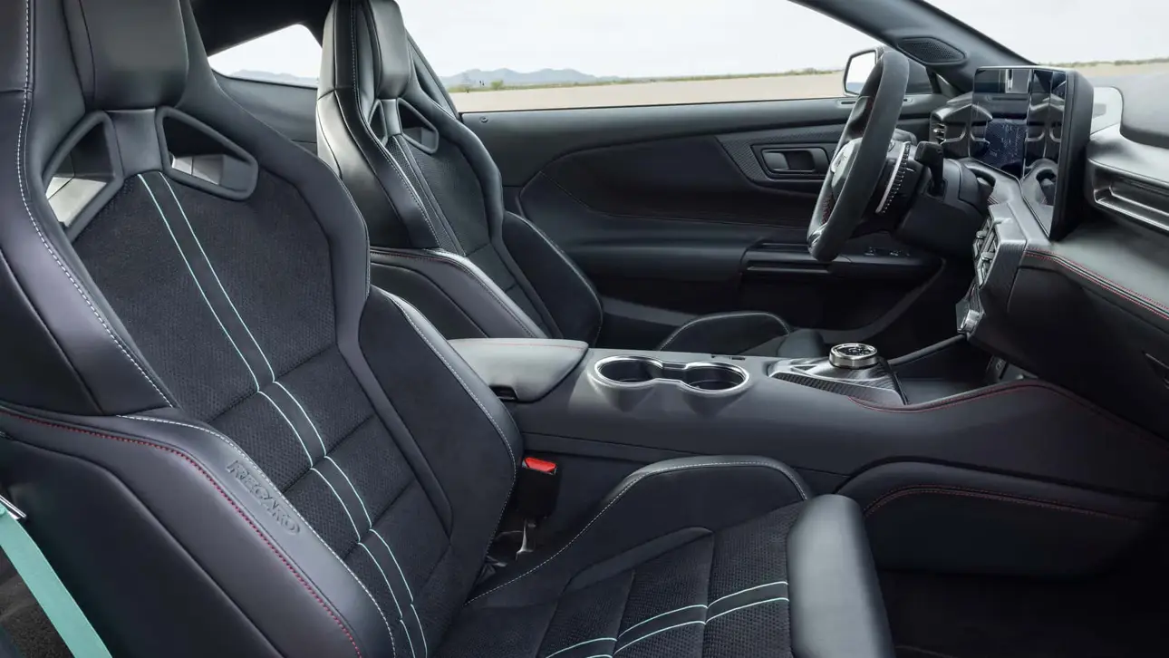 Ford Mustang Dark Horse SC