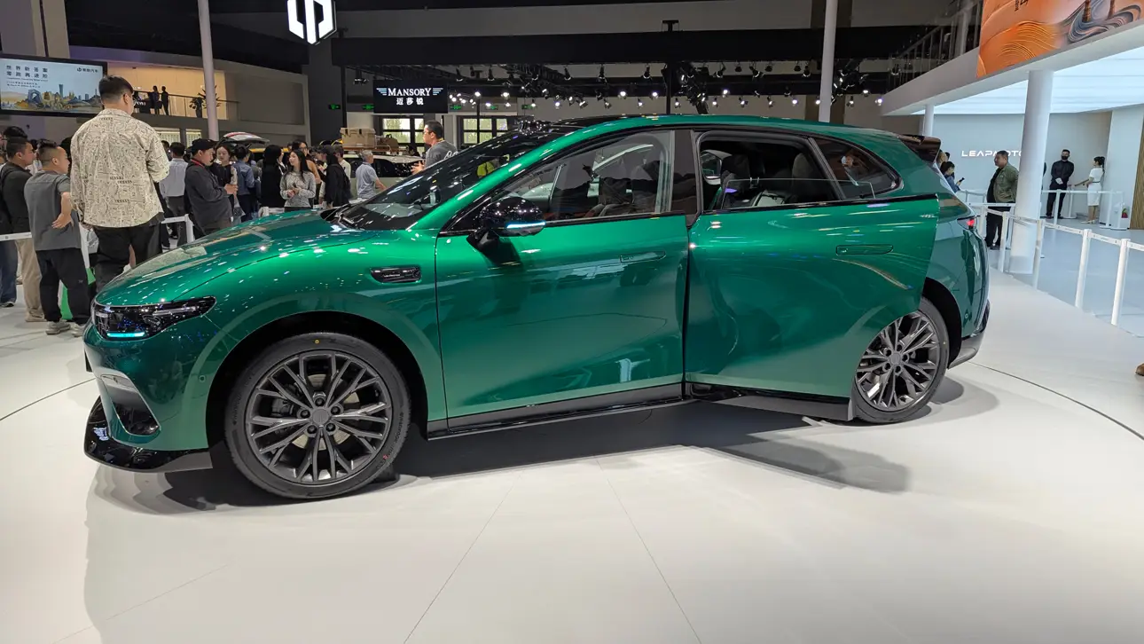 Автосалон в Пекине 2026 / Leapmotor B05 Ultra