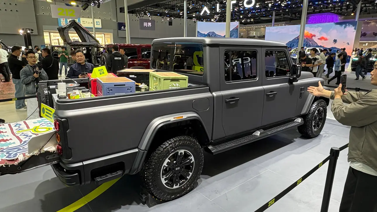 Автосалон в Гуанчжоу 2025 / BAW 212 Explorer 01