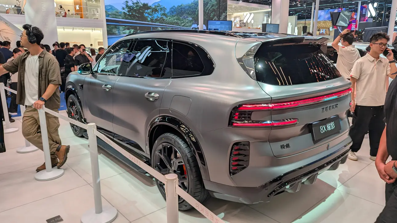 Автосалон в Чэнду 2026 / Zeekr 8X