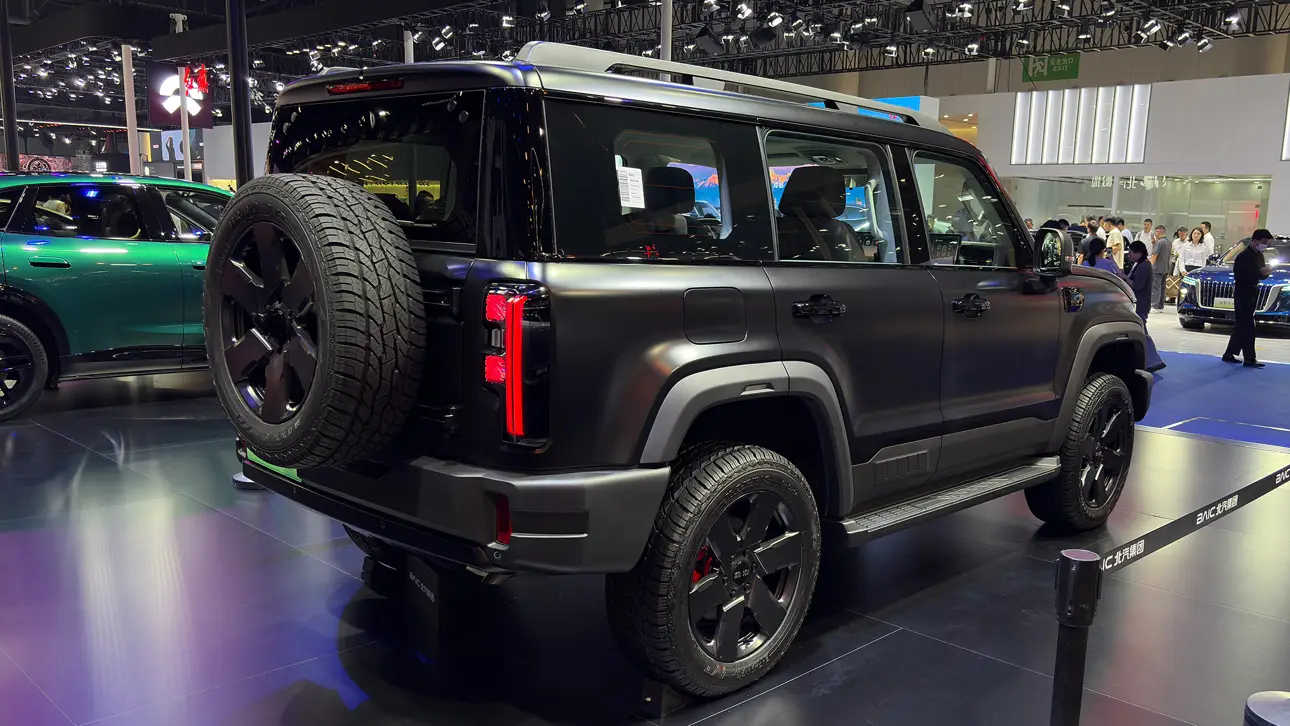 Автосалон в Чэнду 2026 / BAIC BJ 40 Black