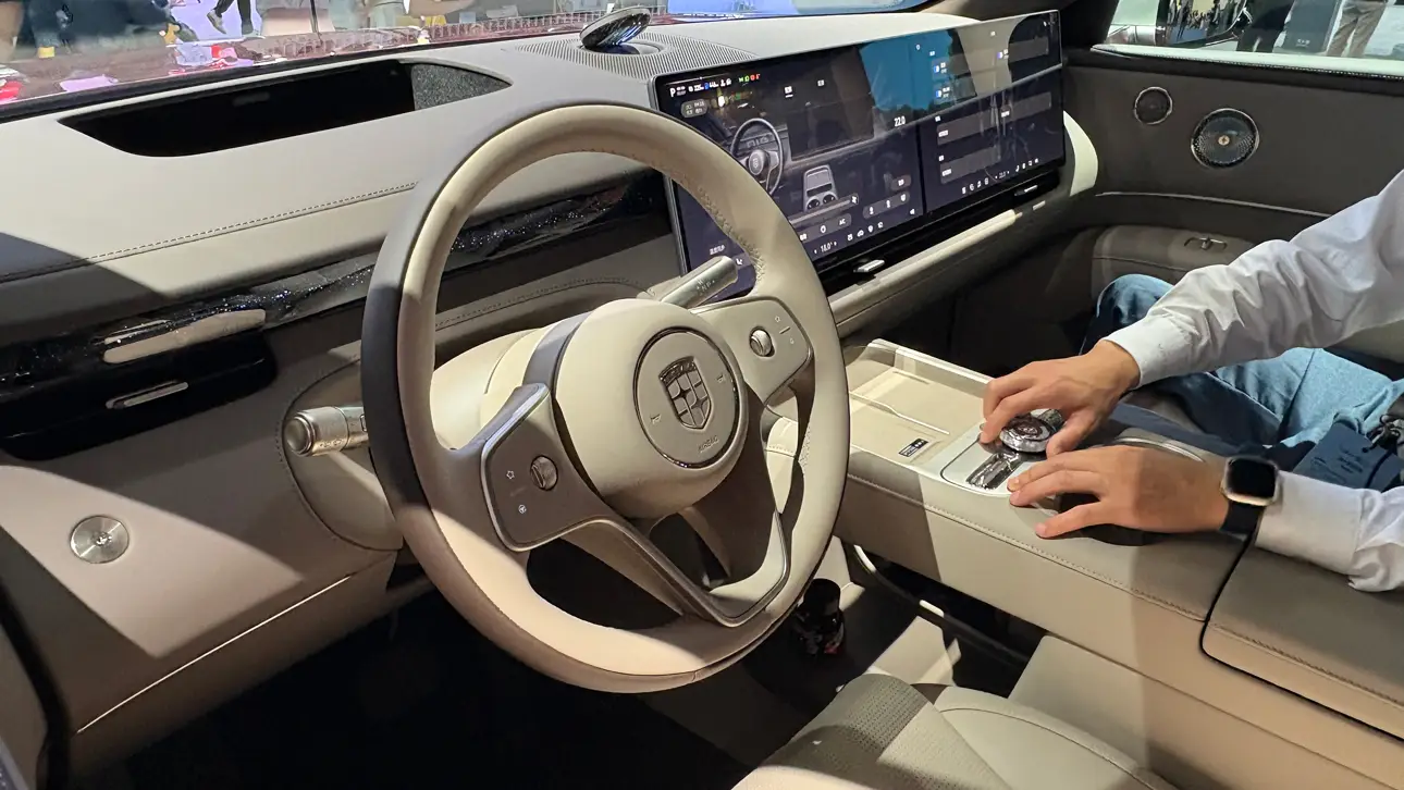 Автосалон в Чэнду 2026 / Dongfeng Epicland X9