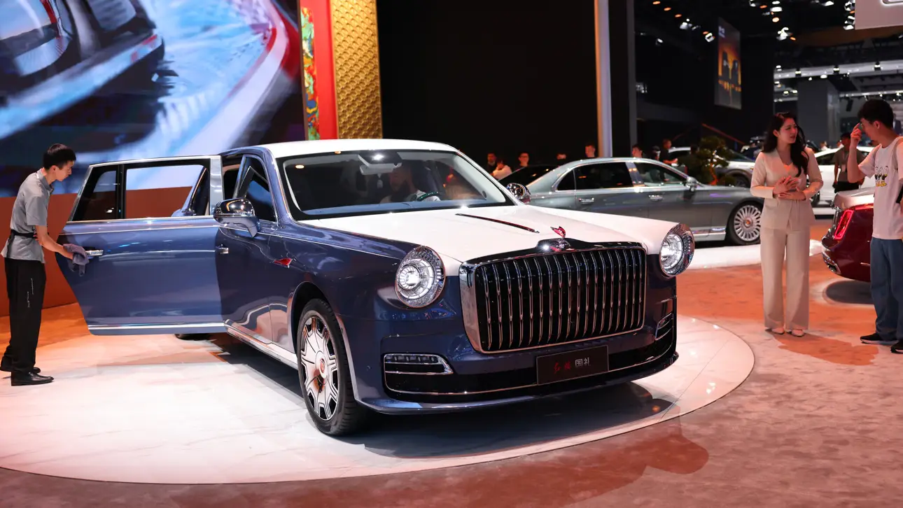 Автосалон в Чэнду 2024, стенд Hongqi