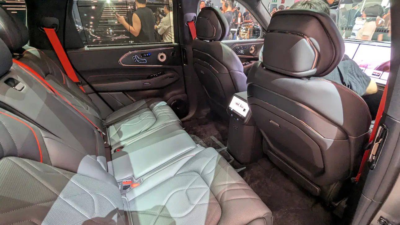 Автосалон в Чэнду 2026 / Zeekr 8X