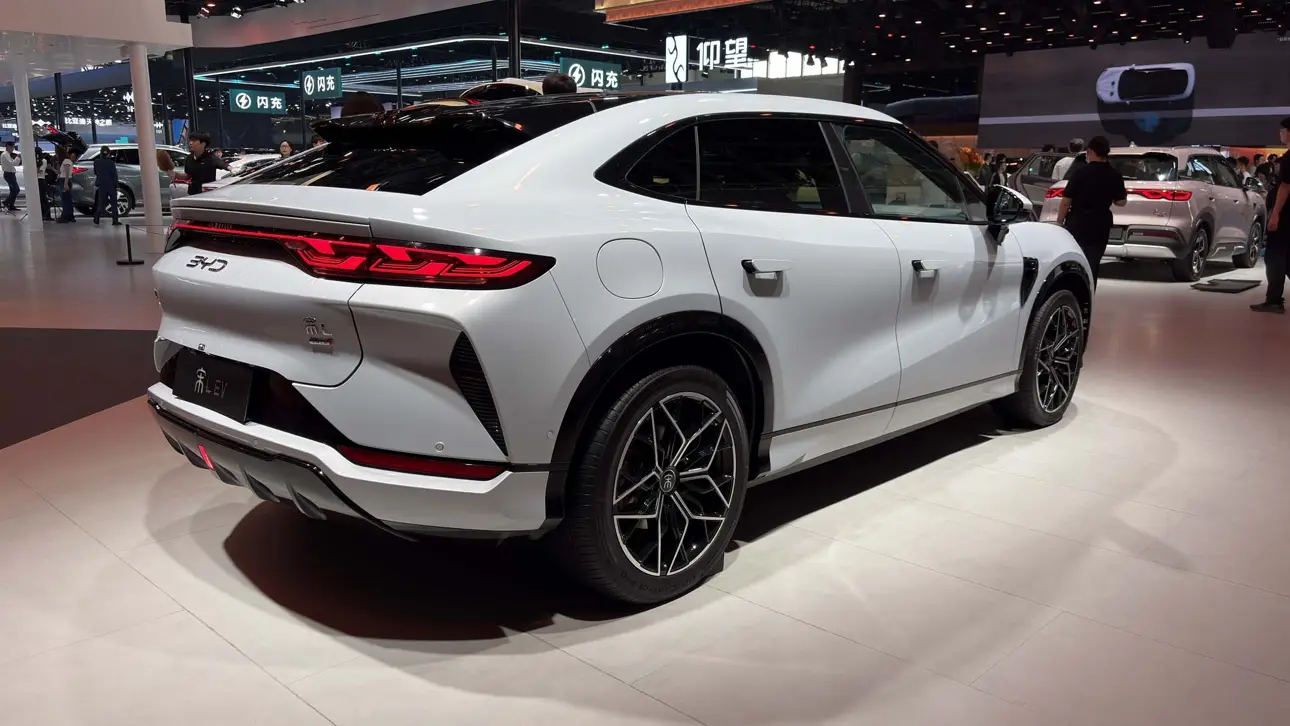 Автосалон в Пекине 2026 / стенд BYD