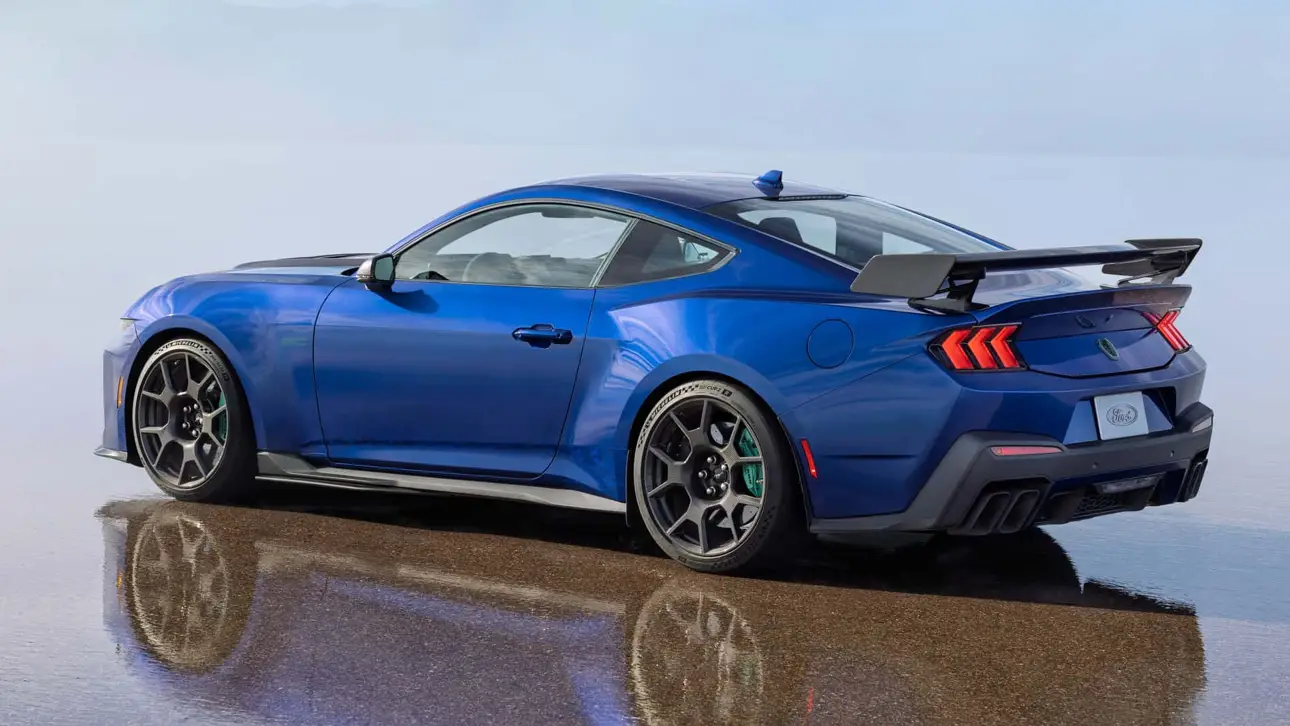 Ford Mustang Dark Horse SC