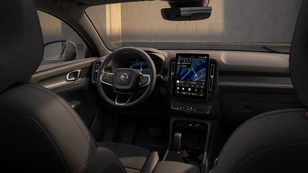 Новый экран, Gemini и больше датчиков: что получила 40-я серия Volvo