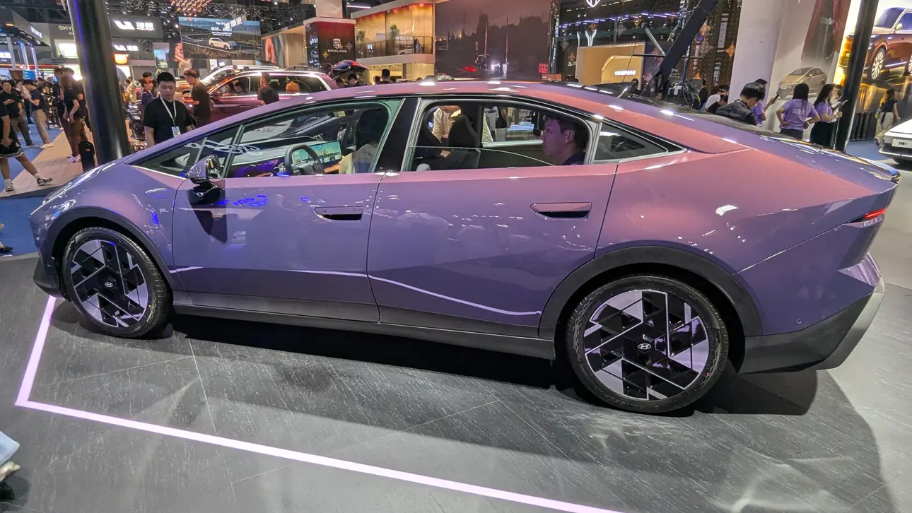 Автосалон в Чэнду 2026 / Hyundai Ioniq V