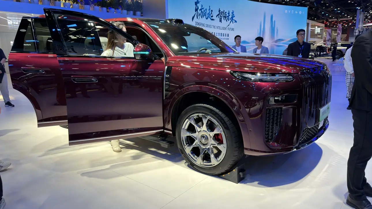 Автосалон в Пекине 2026 / Voyah Taishan