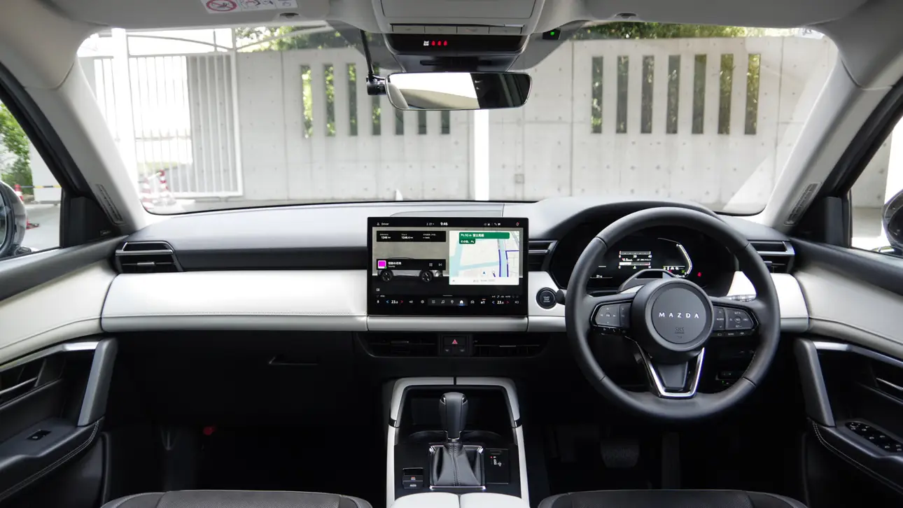 Салон третьего поколения Mazda CX-5