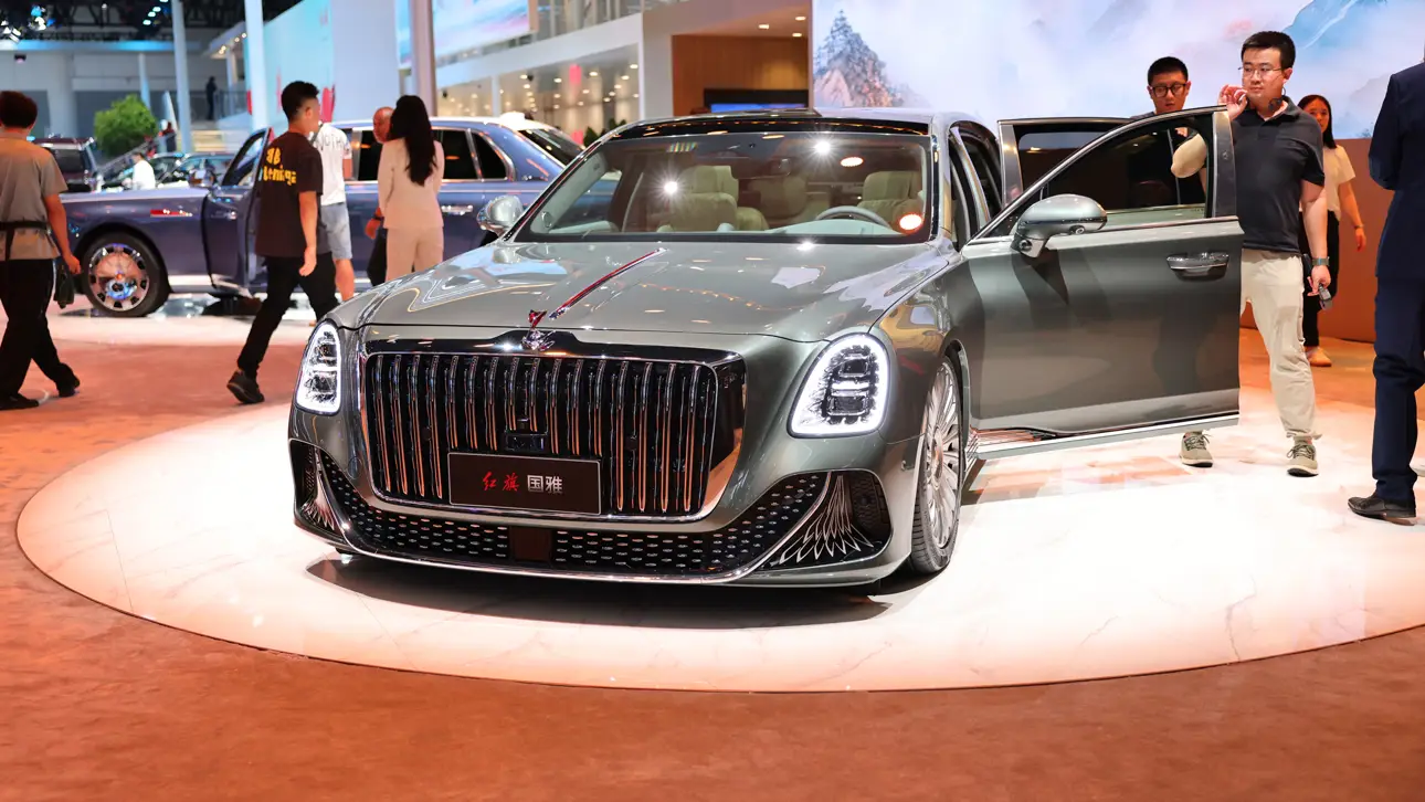 Автосалон в Чэнду 2024, стенд Hongqi