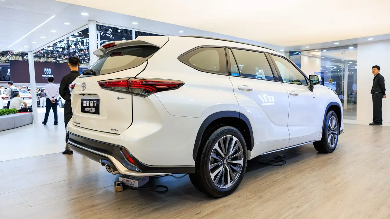 Toyota Crown Kluger