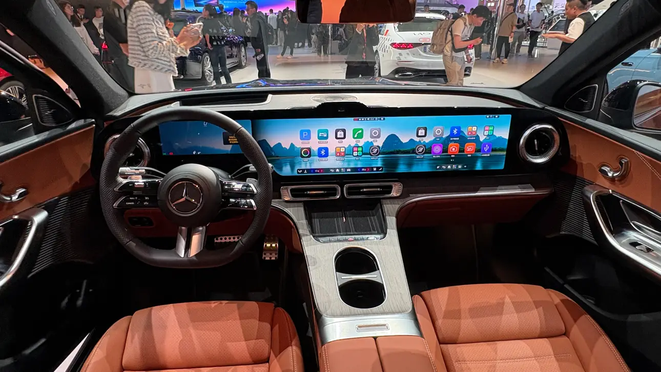 Автосалон в Пекине / Mercedes-Benz GLC L EV