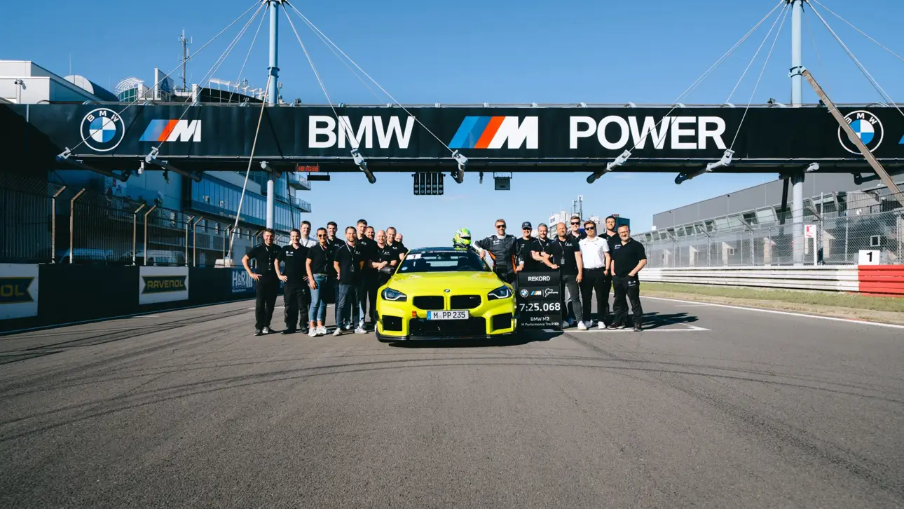 BMW M2 с комплектом M Performance Track Kit установил рекорд времени на трассе Нюрбургринг