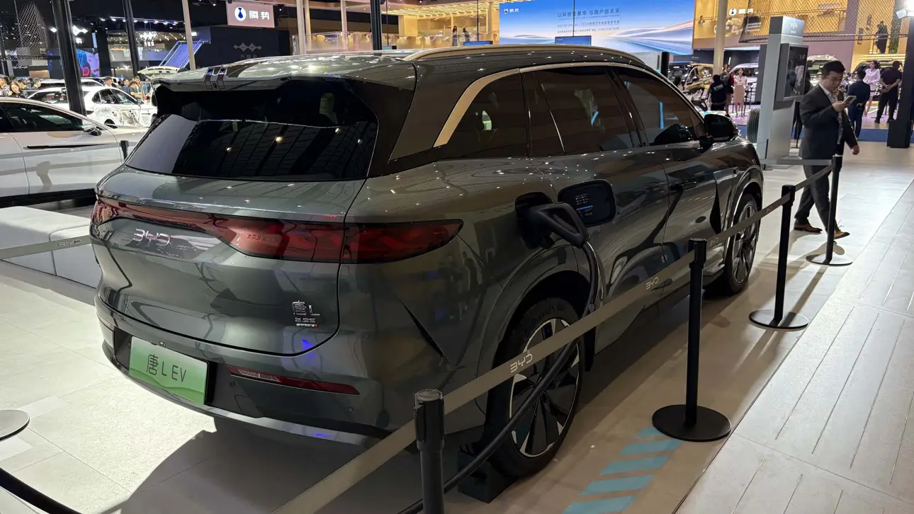 BYD Tang L EV