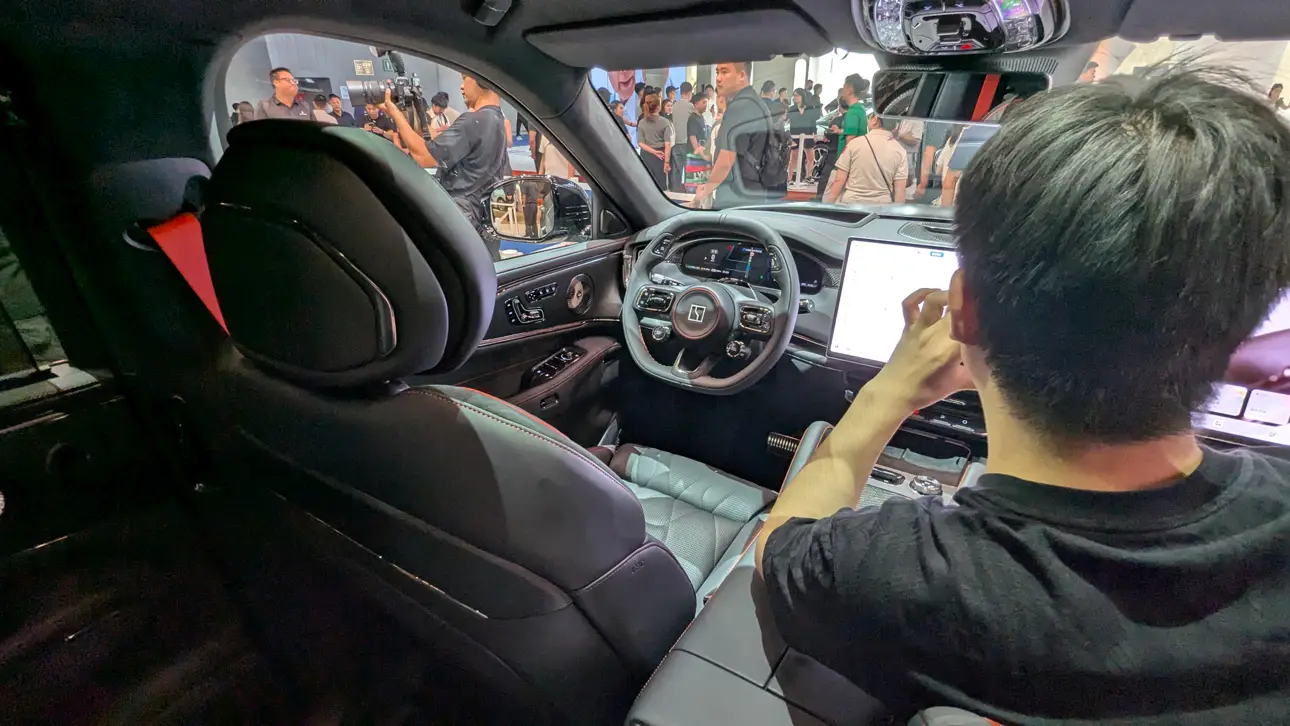 Автосалон в Чэнду 2026 / Zeekr 8X