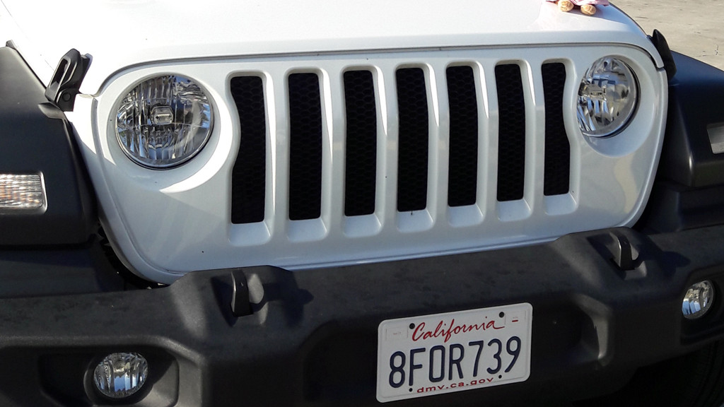 У внедорожников Jeep в России обнаружили дефект, способный привести к взрыву в случае аварии