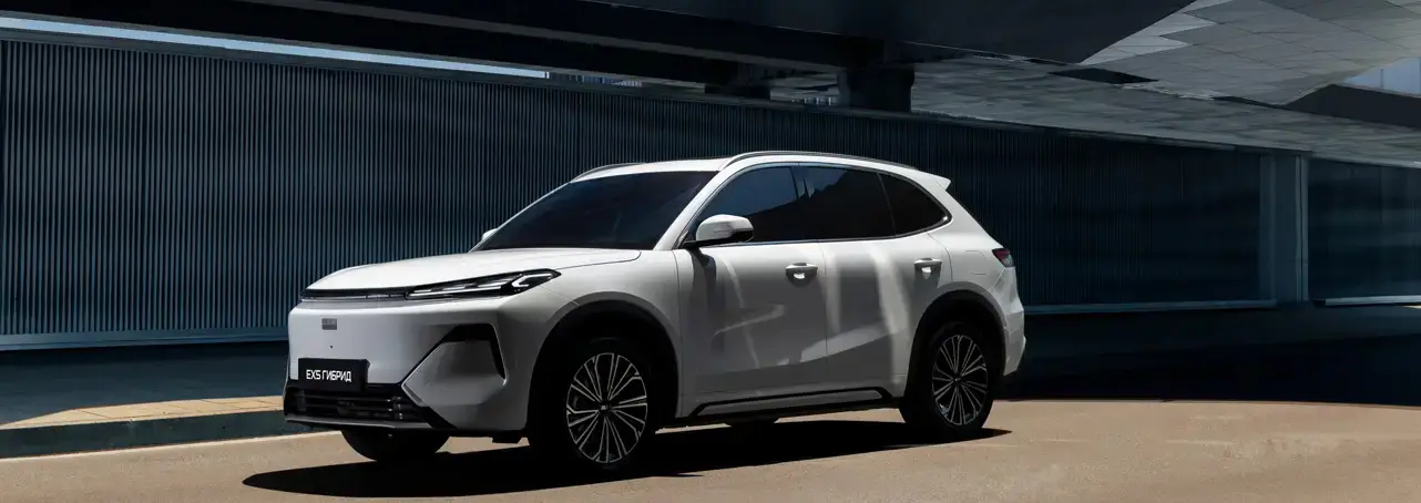 Geely начала продажи гибридного EX5 EM-R в России от 3,465 млн рублей