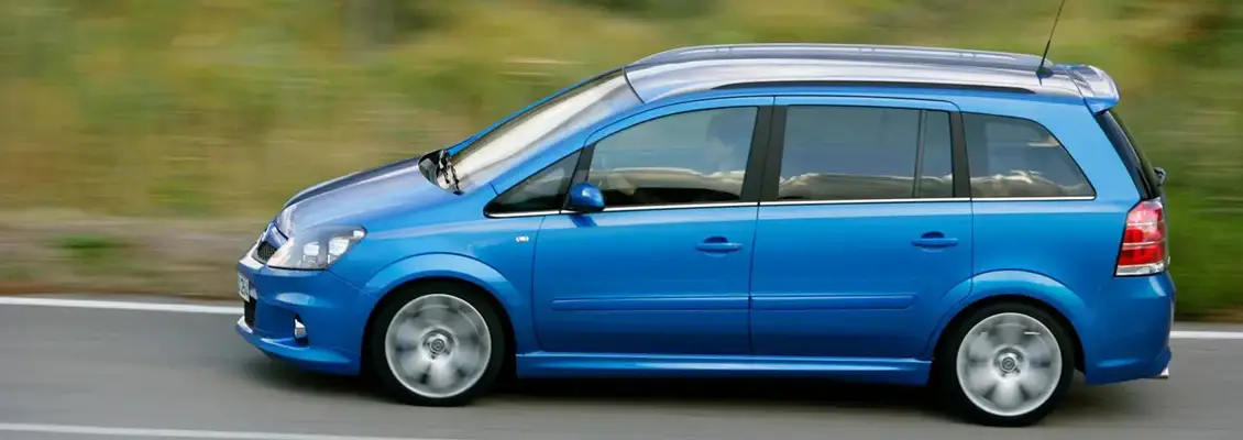 Названы пять мощных семейных автомобилей с семиместным салоном