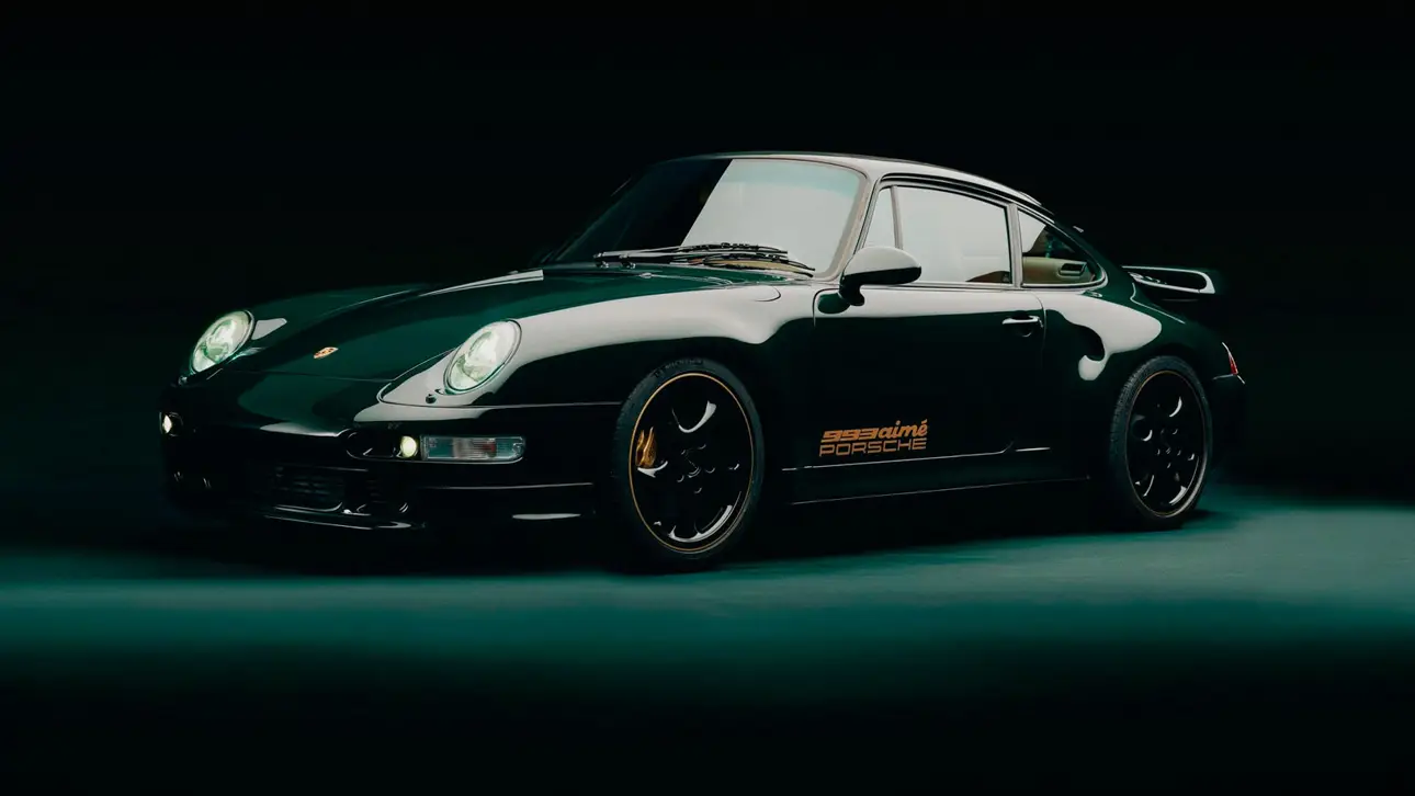 New York green gold: iconic Porsche teamed up with a fashion brand