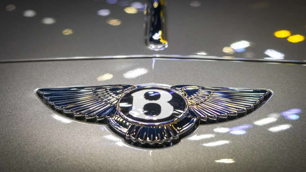 Реплика самого успешного в истории Bentley гоночного авто вышла на тесты |  SPEEDME.RU