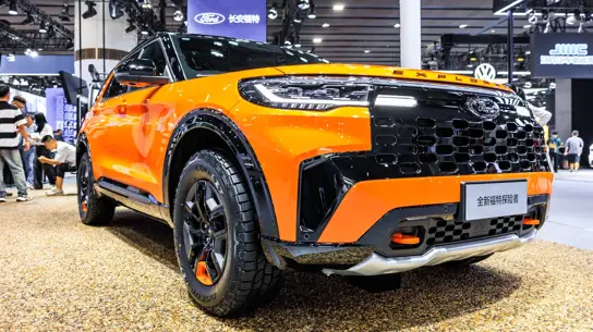 Кресло само ложится назад при открытии двери: в Китае это норма, а для Ford — повод для отзыва