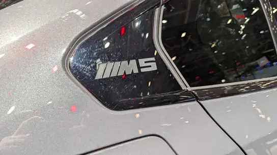 Старый седан оказался дороже нового: BMW M5 с V10 продали за $156 800