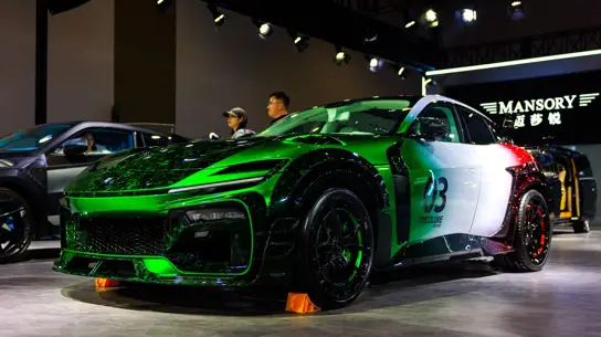 От LM002 до Purosangue: самые редкие SUV с моторами V12 от суперкаров