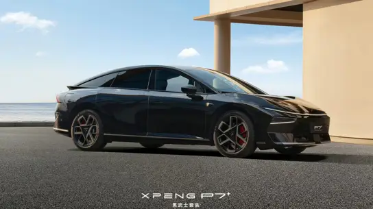 Чёрный кузов и красные детали: XPeng показал P7+ Black Knight