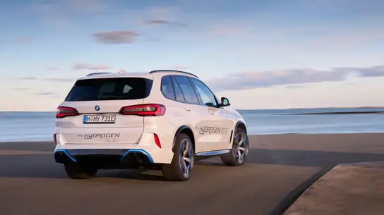 Новый BMW X5 получил странную обязательную опцию: убрать ее пока нельзя