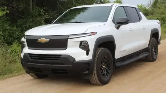 Silverado сможет ездить дальше без заправки: GM готовит увеличенный бак