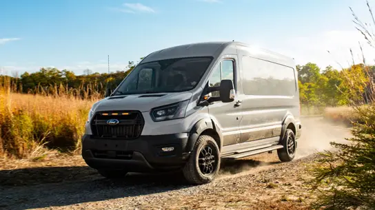 Прокол станет проблемой: Ford убрала ремкомплект из грузового Transit