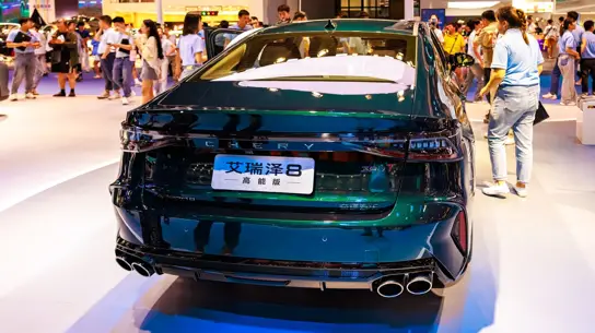 Бензиновый Chery Arrizo 8 Pro научили самостоятельно вести по трассе