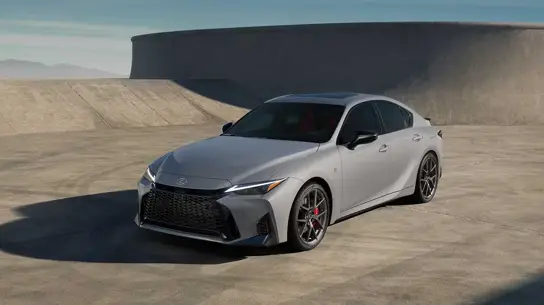 Старый V6, новая цена: Lexus IS 2027 снова стал дороже