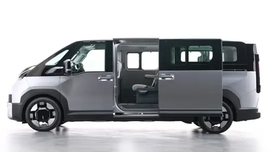 До 8 кубометров груза или девять мест: каким получился Kia PV7